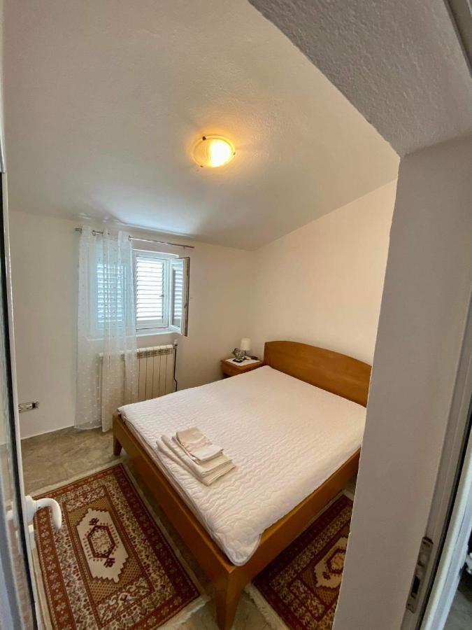 Apartman Slavica Apartment Kotor Bagian luar foto