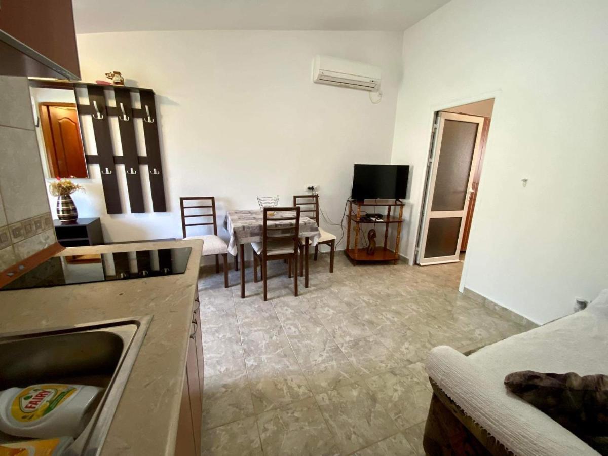 Apartman Slavica Apartment Kotor Bagian luar foto